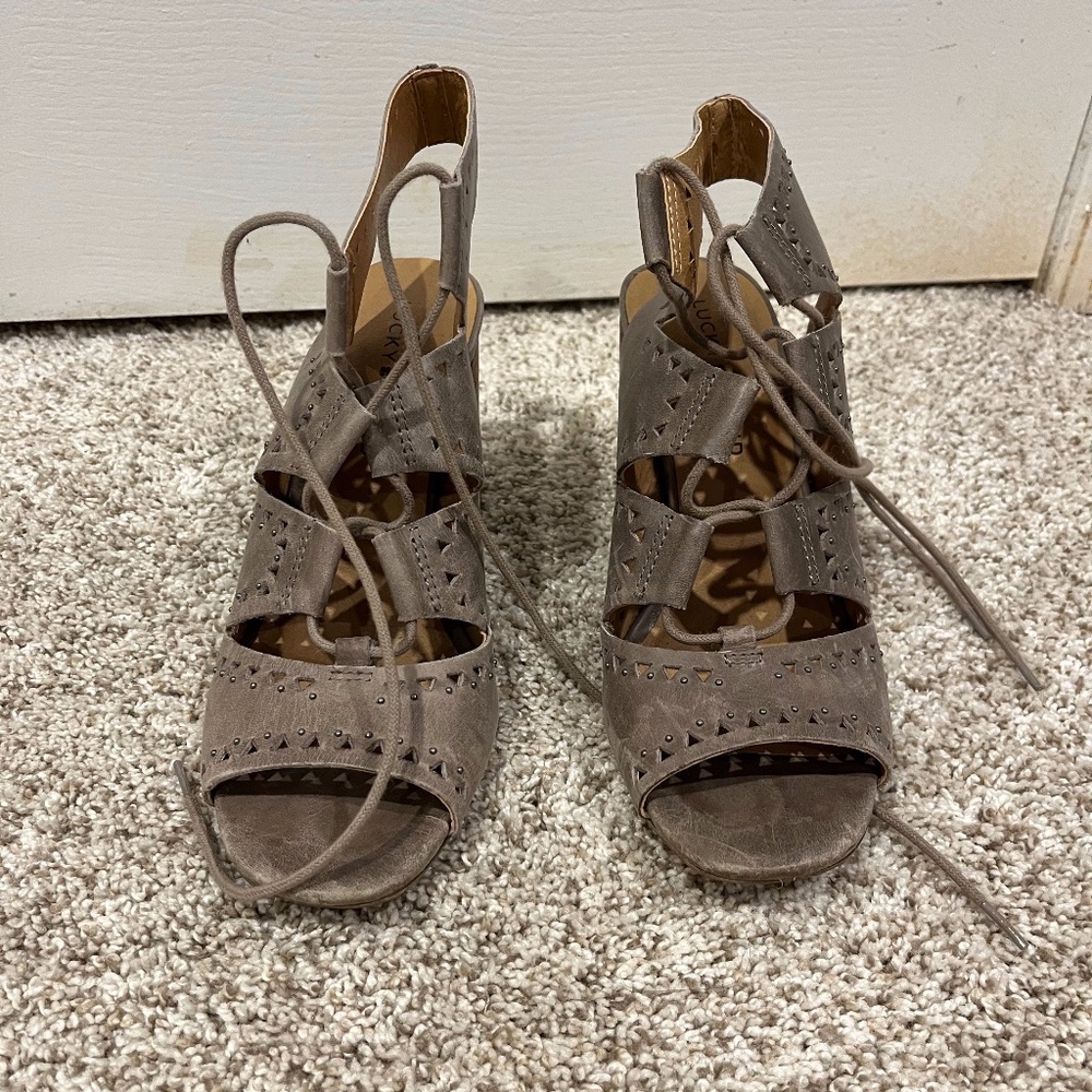 Lucky Brand Heeled Sandal Size 9